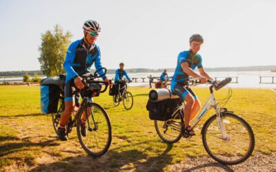 Jadą rowerami z Kokotka do Azerbejdżanu „na pełnym Baku”